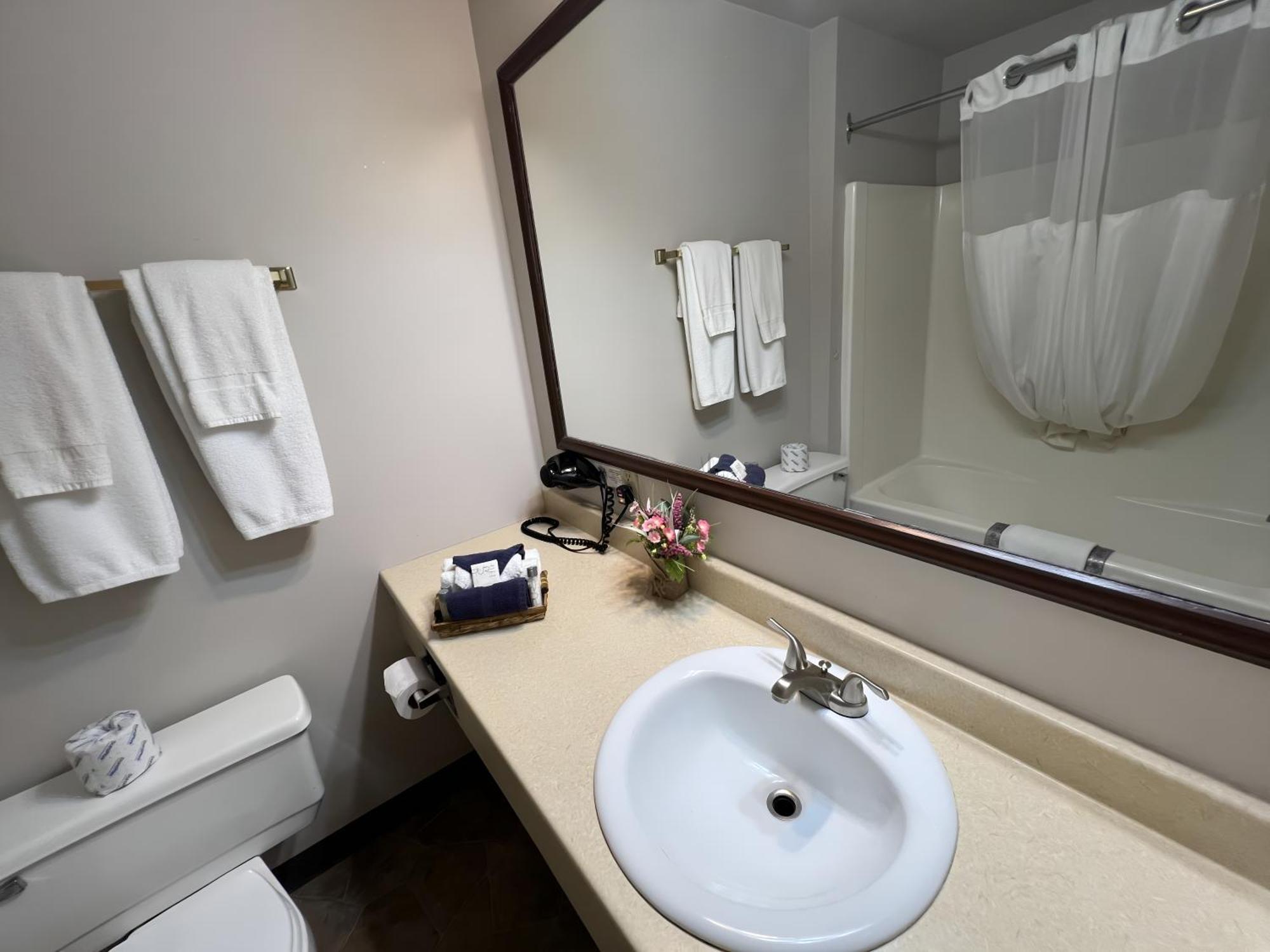 Florenceville Inn, Restaurant & Pool Екстер'єр фото